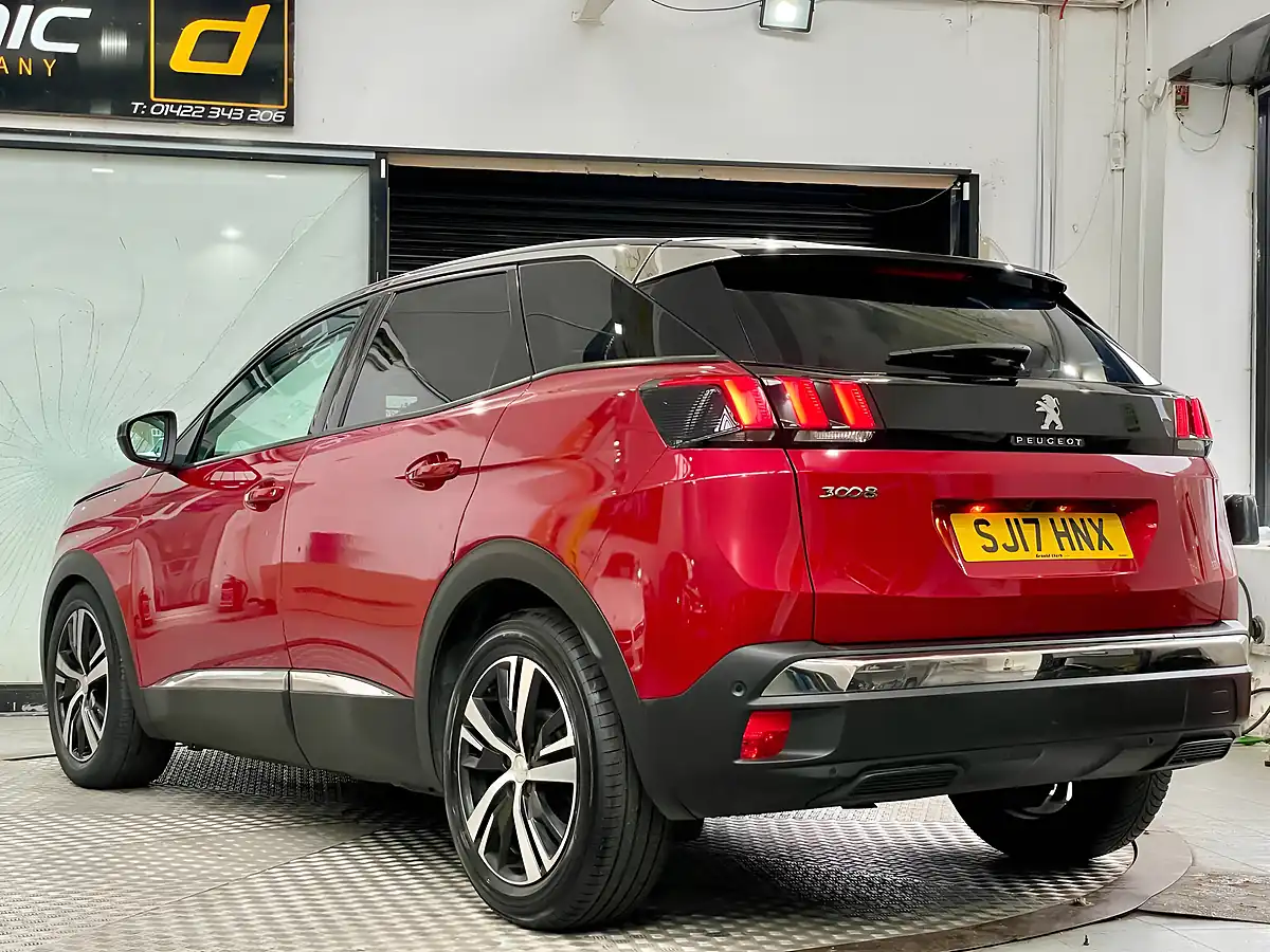 Used 2017 Peugeot 3008 Allure Red - Interior and Exterior details 4