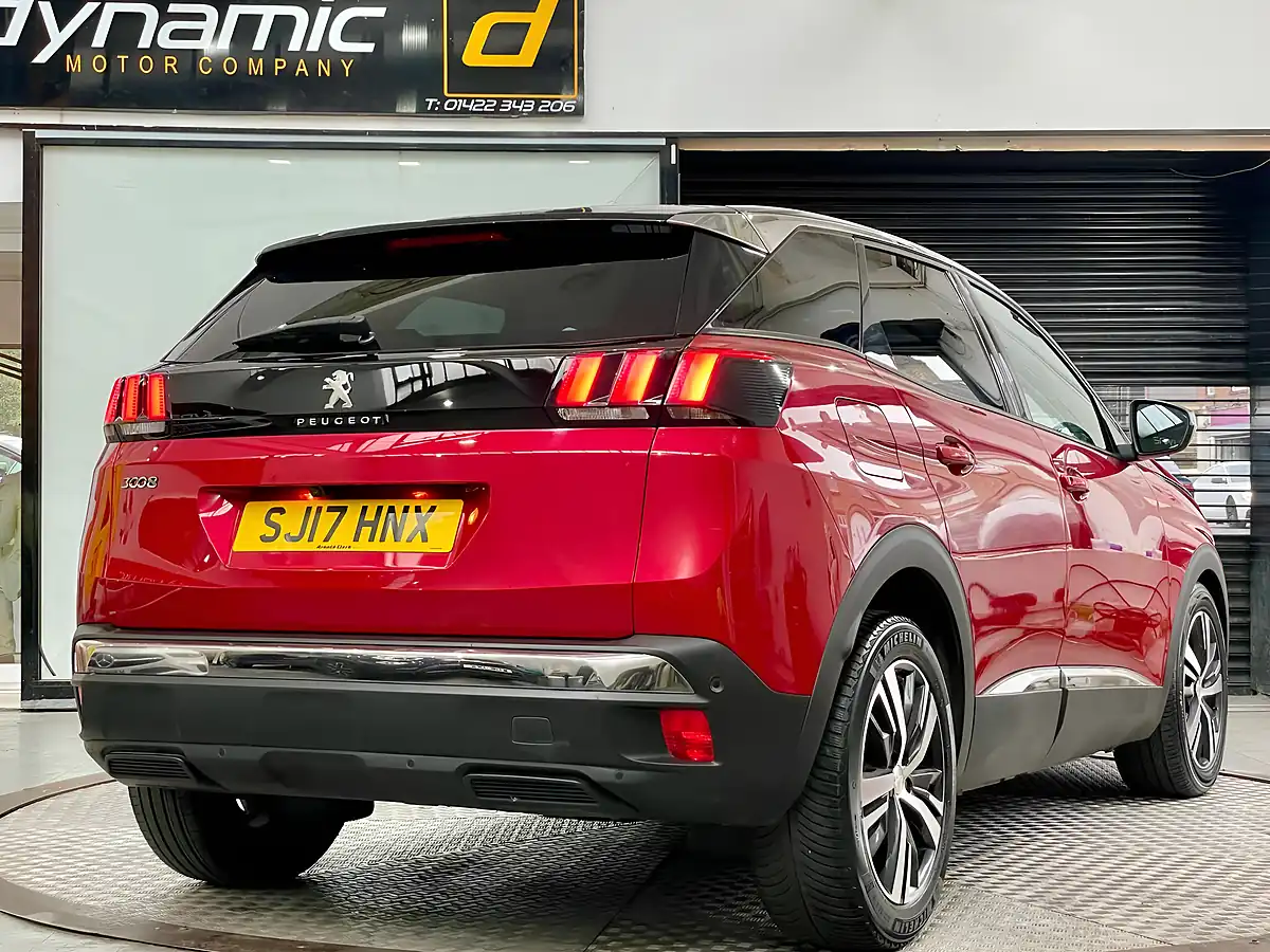 Used 2017 Peugeot 3008 Allure Red - Interior and Exterior details 5