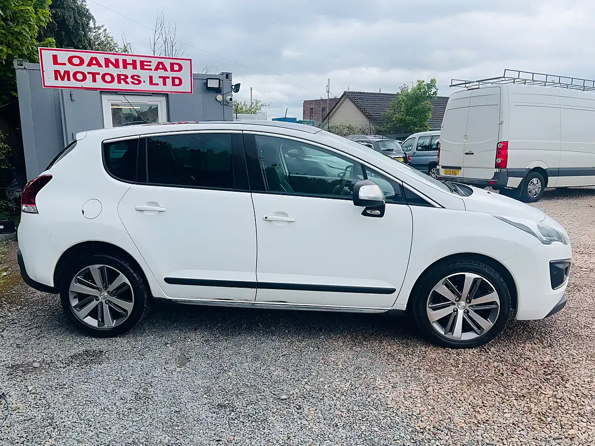 Used 2017 Peugeot 3008 Allure White - Interior and Exterior details 15