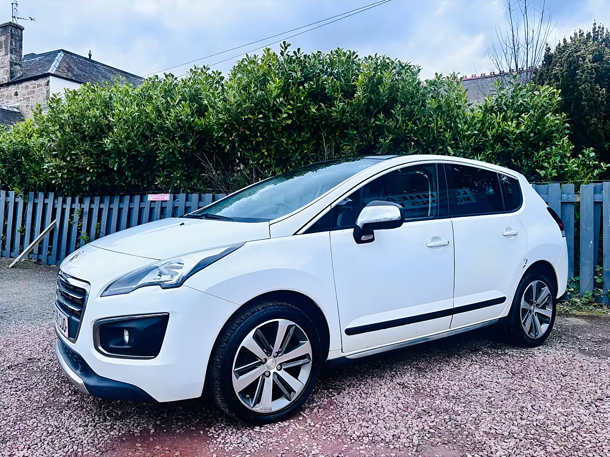 Used 2017 Peugeot 3008 Allure White - Interior and Exterior details 6