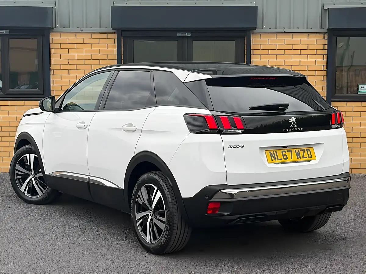 Used 2017 Peugeot 3008 Allure White - Interior and Exterior details 11