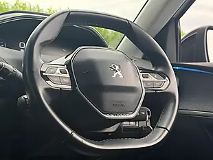 Used 2017 Peugeot 3008 Allure White - Interior and Exterior details 16