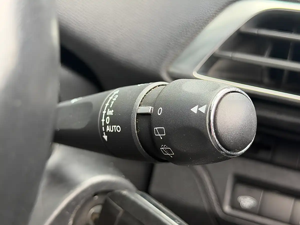 Used 2017 Peugeot 3008 Allure White - Interior and Exterior details 17