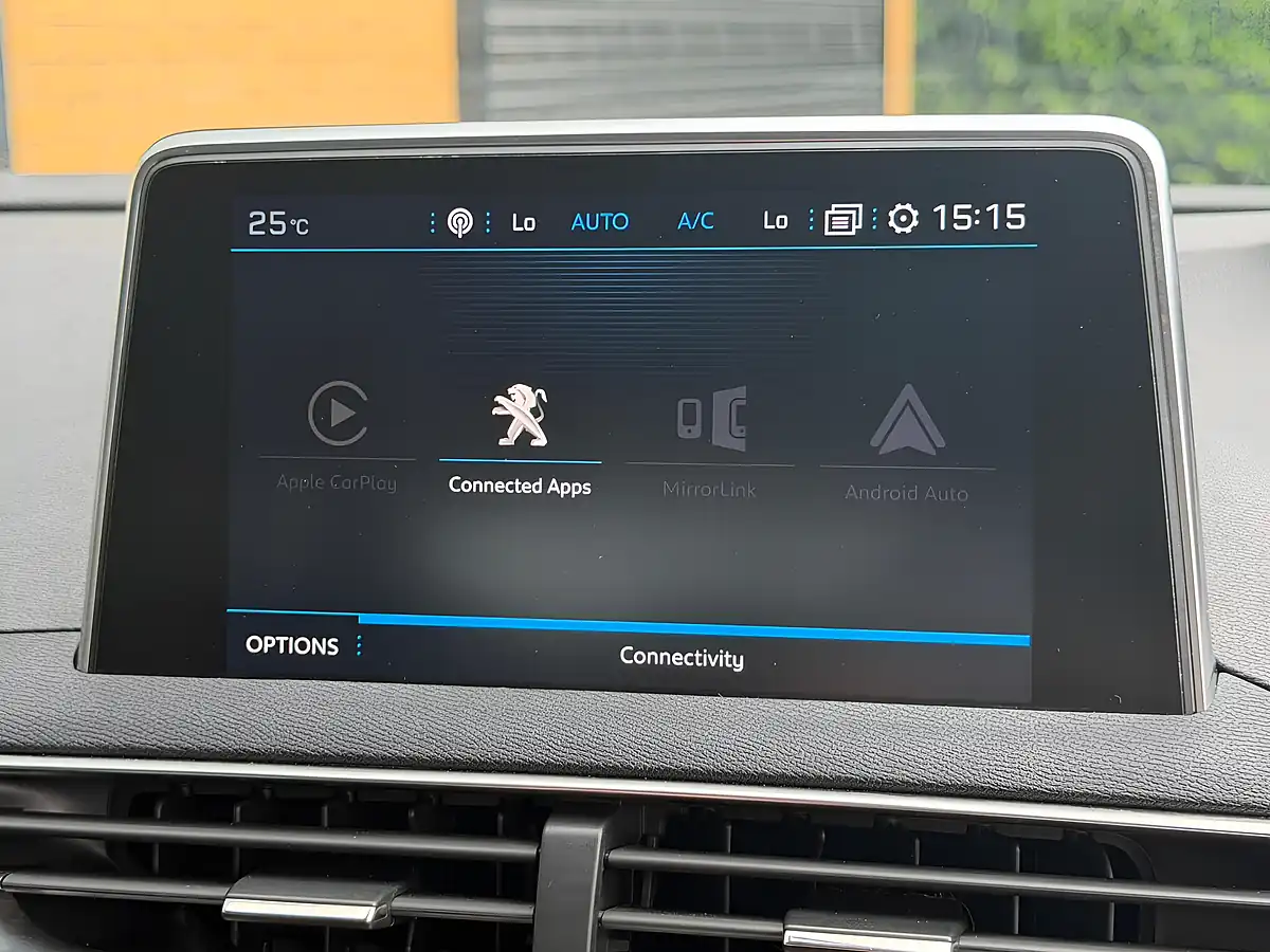 Used 2017 Peugeot 3008 Allure White - Interior and Exterior details 18