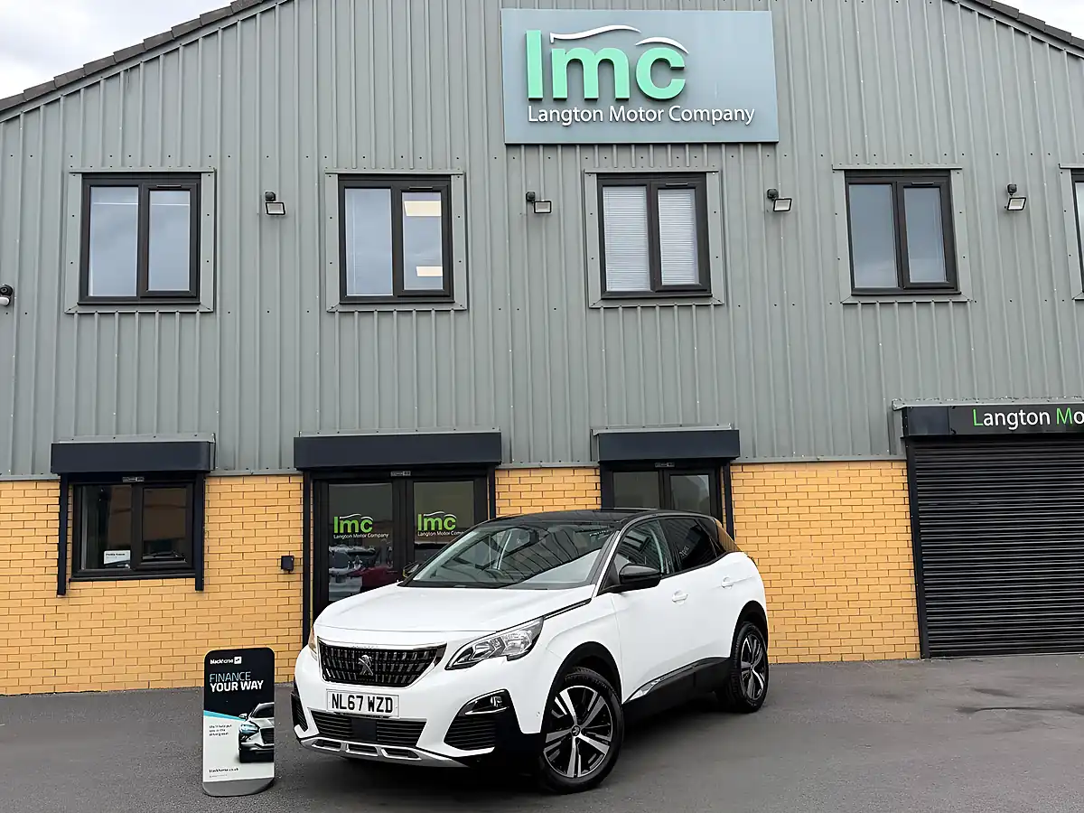Used 2017 Peugeot 3008 Allure White - Interior and Exterior details 2