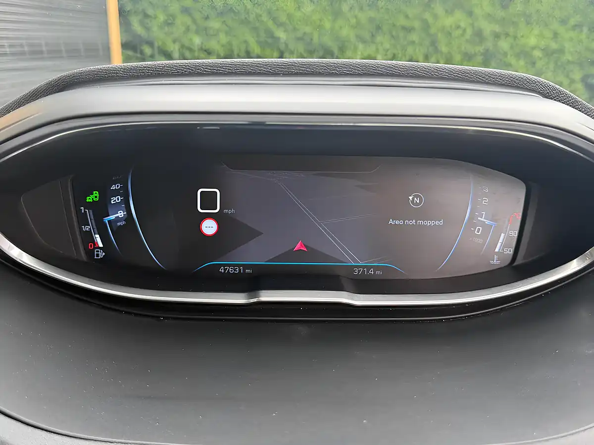 Used 2017 Peugeot 3008 Allure White - Interior and Exterior details 20