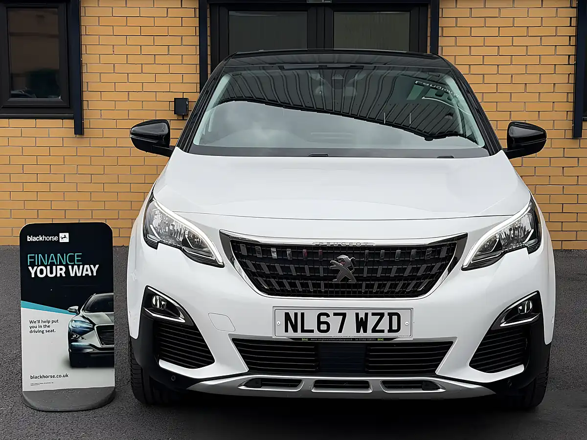 Used 2017 Peugeot 3008 Allure White - Interior and Exterior details 6