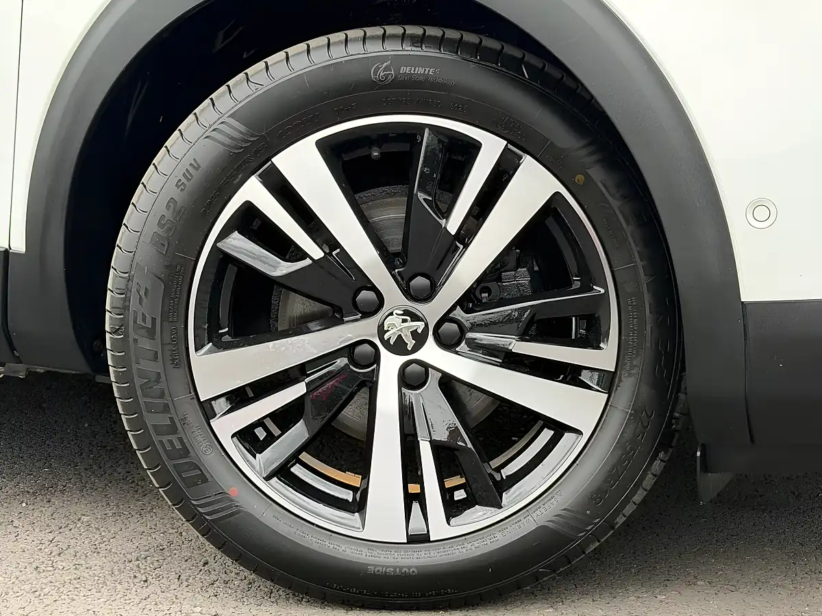 Used 2017 Peugeot 3008 Allure White - Interior and Exterior details 9