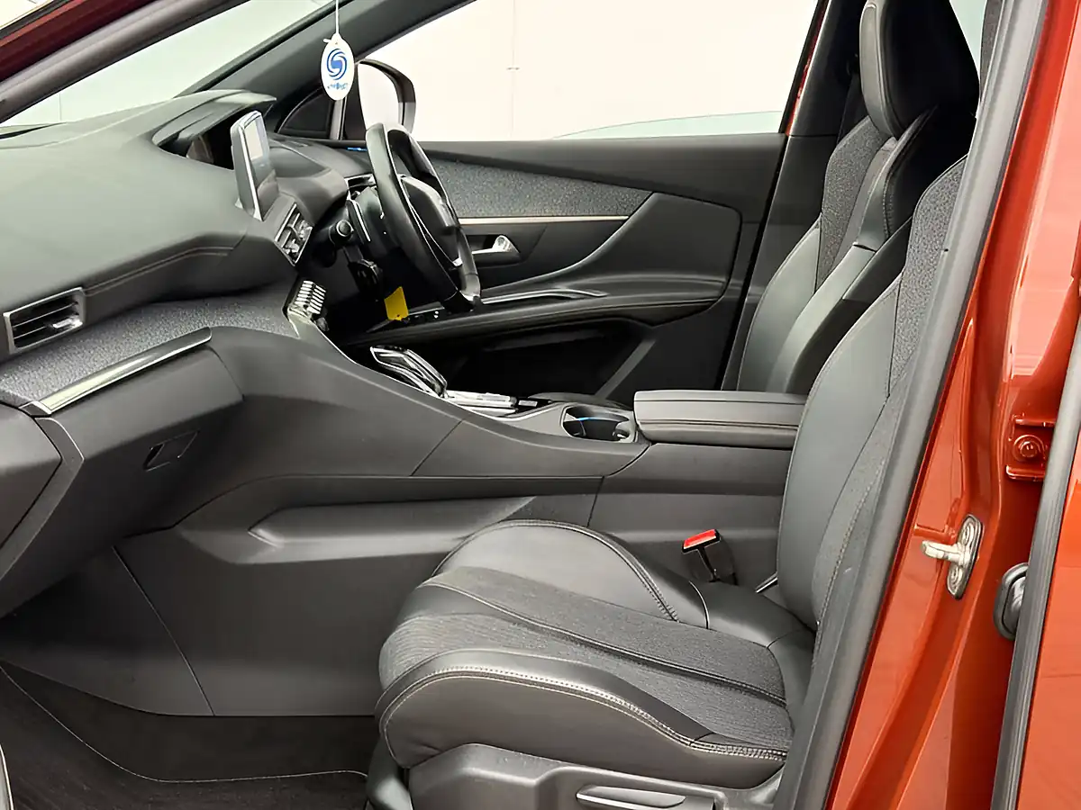 Used 2017 Peugeot 3008 GT Line Blue Sunset Copper - Interior and Exterior details 18
