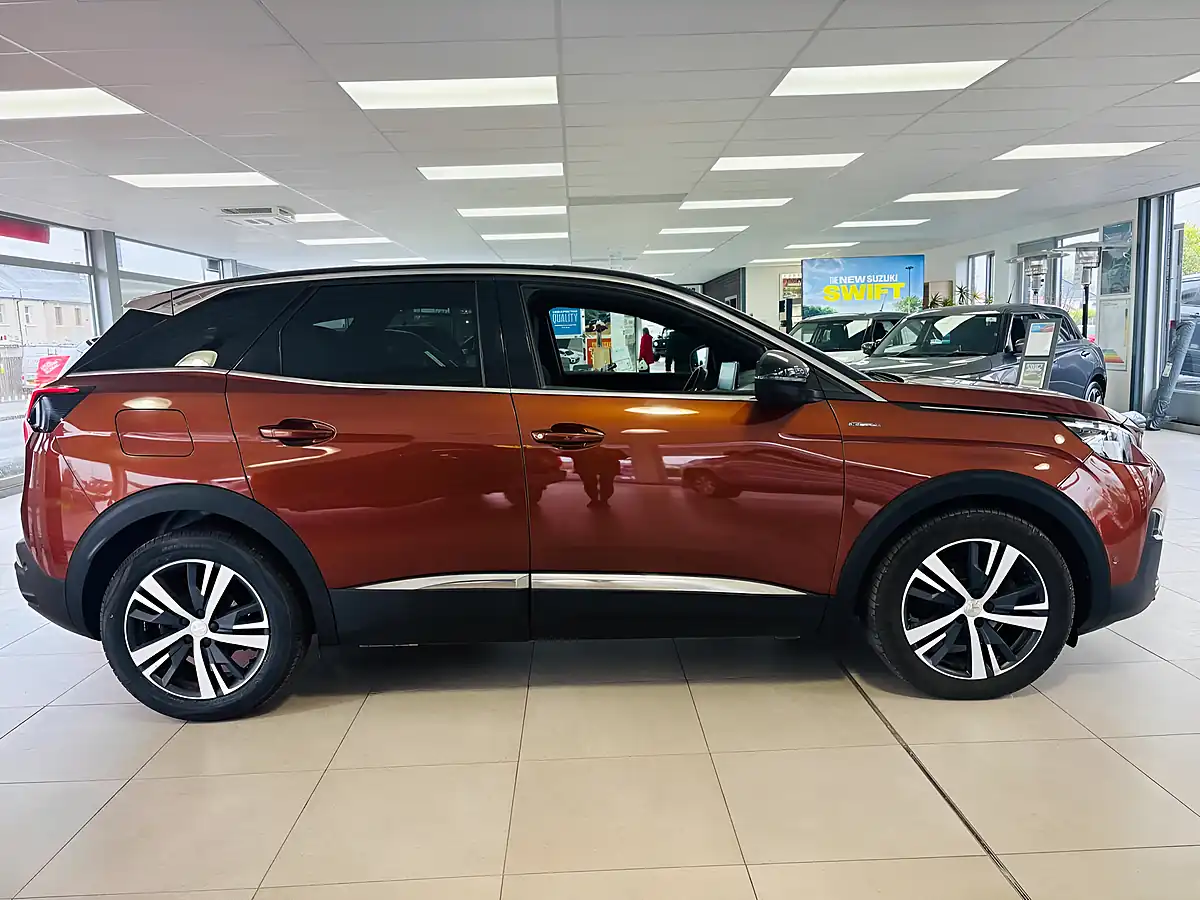 Used 2017 Peugeot 3008 GT Line Bronze - Interior and Exterior details 8