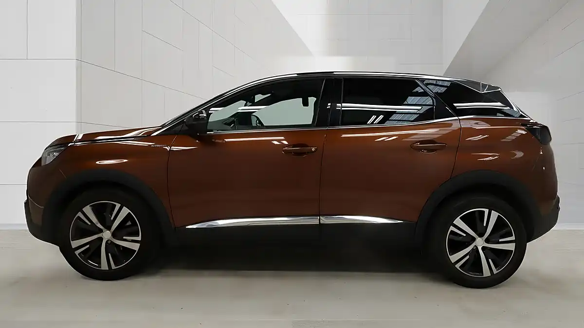 Used 2017 Peugeot 3008 GT Line Bronze - Interior and Exterior details 4