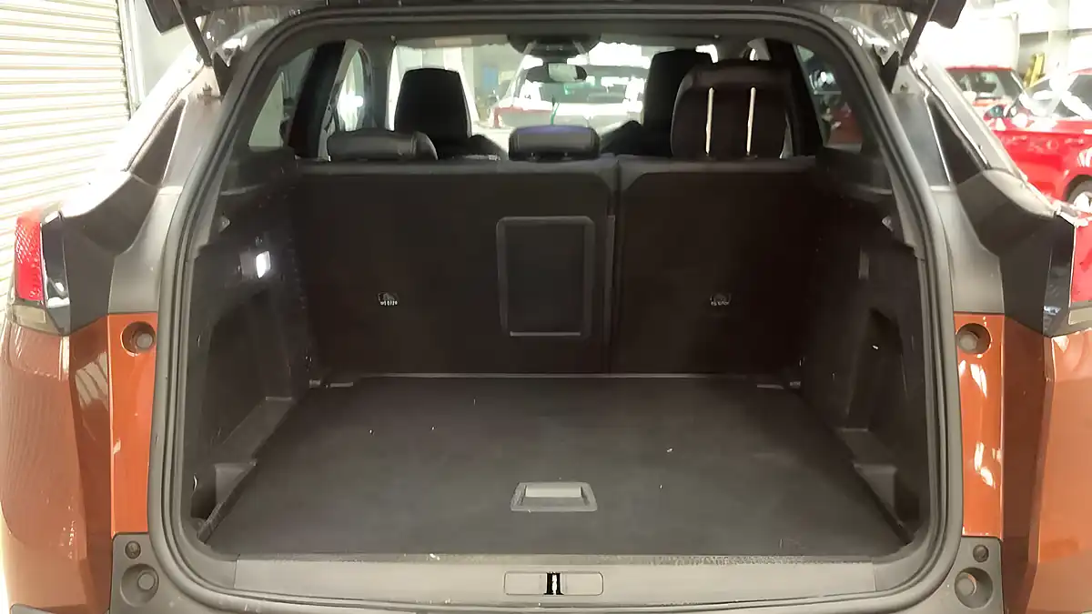 Used 2017 Peugeot 3008 GT Line Bronze - Interior and Exterior details 9