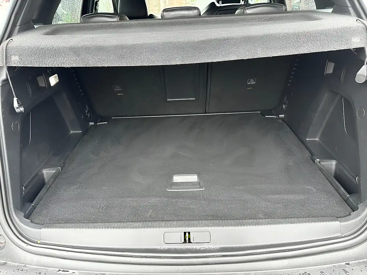 Used 2017 Peugeot 3008 GT Line Bronze - Interior and Exterior details 12