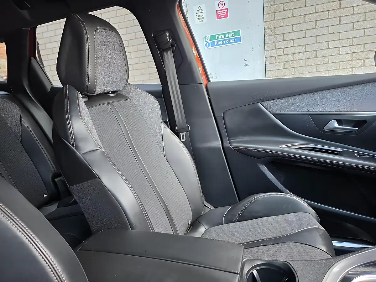 Used 2017 Peugeot 3008 GT Line Bronze - Interior and Exterior details 10