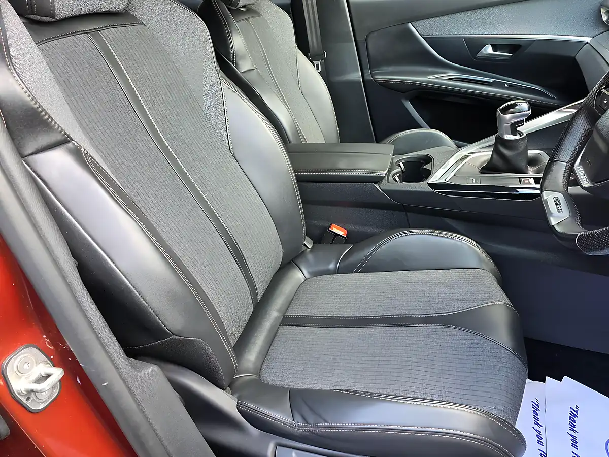 Used 2017 Peugeot 3008 GT Line Bronze - Interior and Exterior details 11