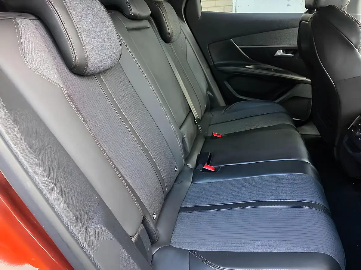 Used 2017 Peugeot 3008 GT Line Bronze - Interior and Exterior details 12