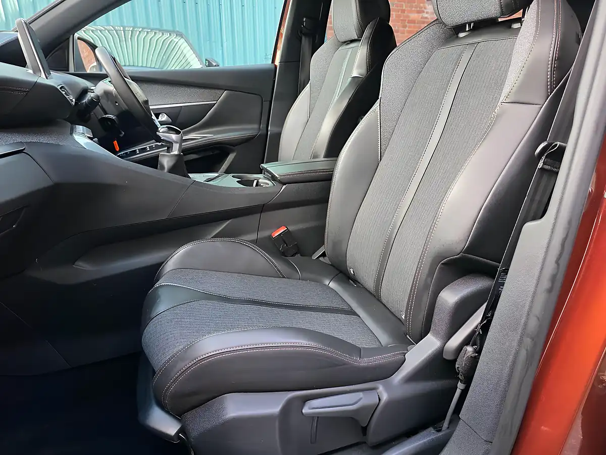 Used 2017 Peugeot 3008 GT Line Bronze - Interior and Exterior details 17