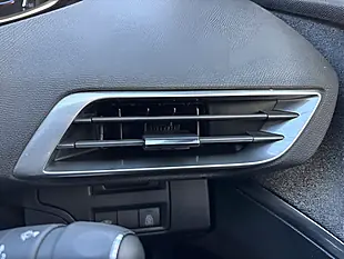 Used 2017 Peugeot 3008 GT Line Bronze - Interior and Exterior details 11