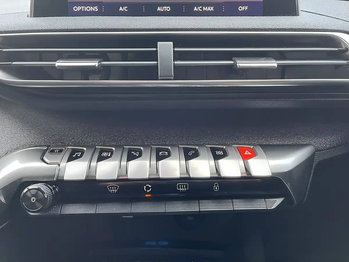 Used 2017 Peugeot 3008 GT Line Bronze - Interior and Exterior details 15