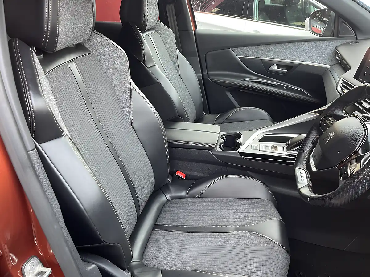 Used 2017 Peugeot 3008 GT Line Bronze - Interior and Exterior details 3