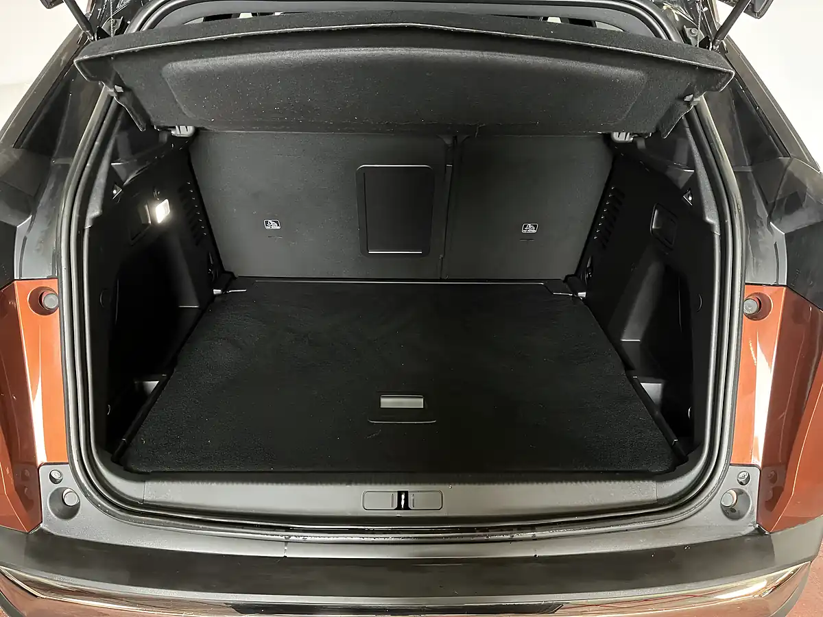 Used 2017 Peugeot 3008 GT Line Bronze - Interior and Exterior details 9