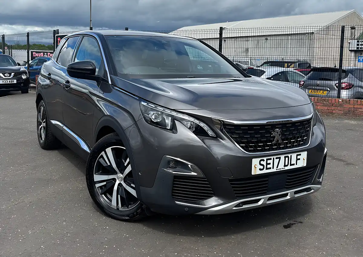 Used 2017 Peugeot 3008 GT Line Grey - Front View