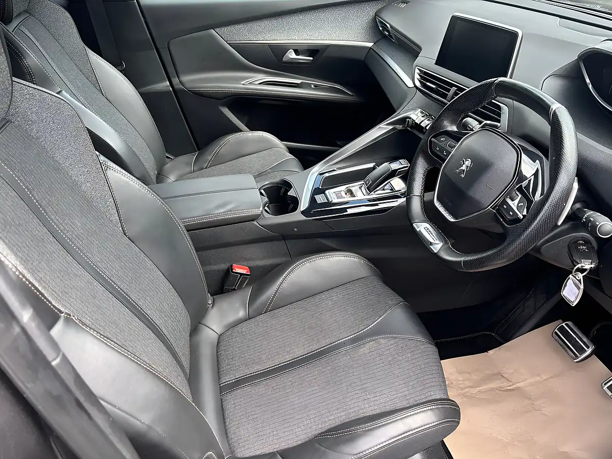 Used 2017 Peugeot 3008 GT Line Grey - Interior and Exterior details 9