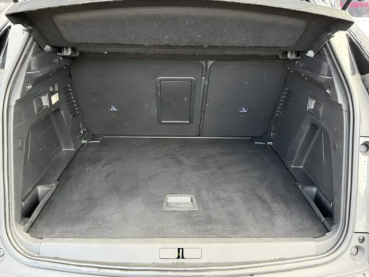 Used 2017 Peugeot 3008 GT Line Grey - Interior and Exterior details 20