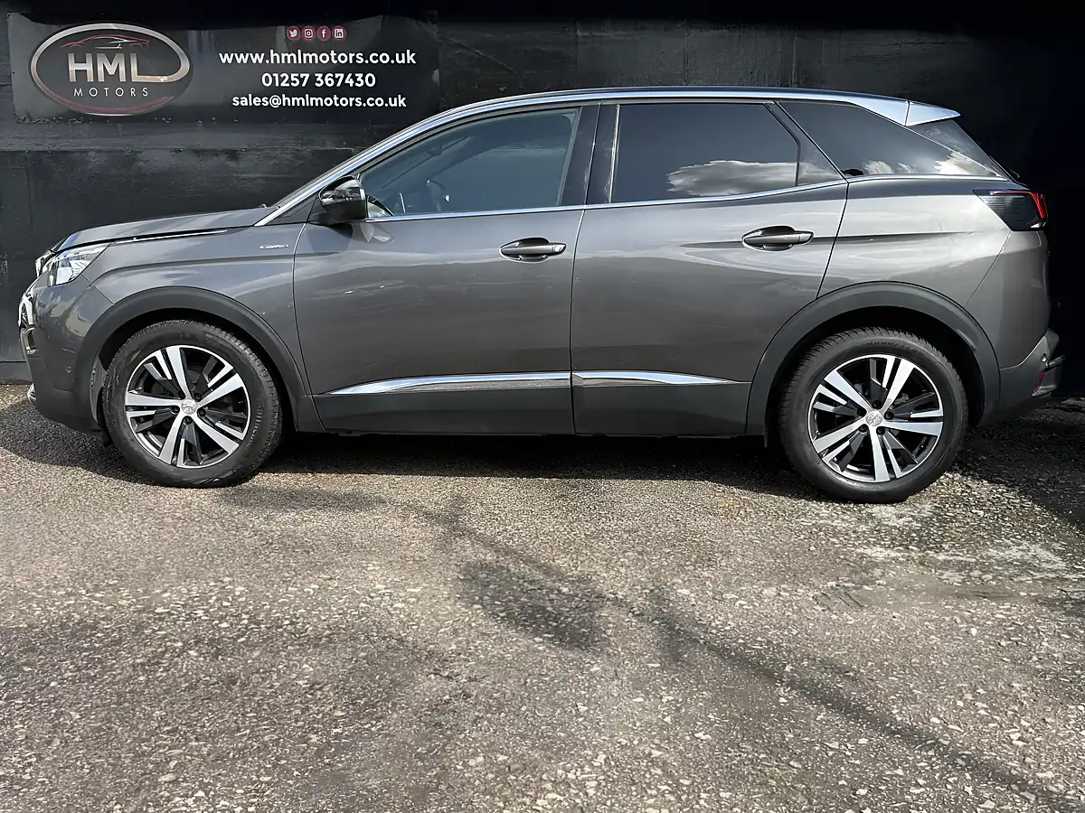 Used 2017 Peugeot 3008 GT Line Grey - Interior and Exterior details 3