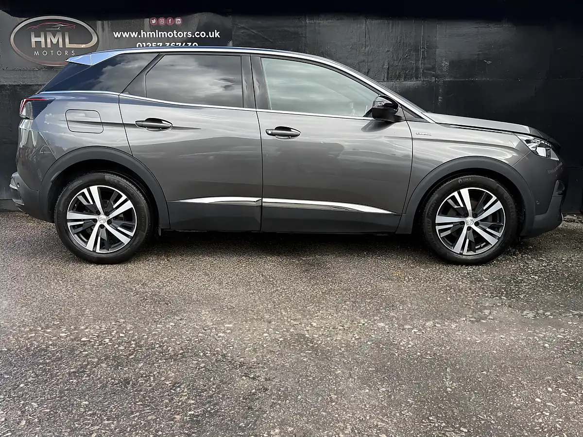 Used 2017 Peugeot 3008 GT Line Grey - Interior and Exterior details 7