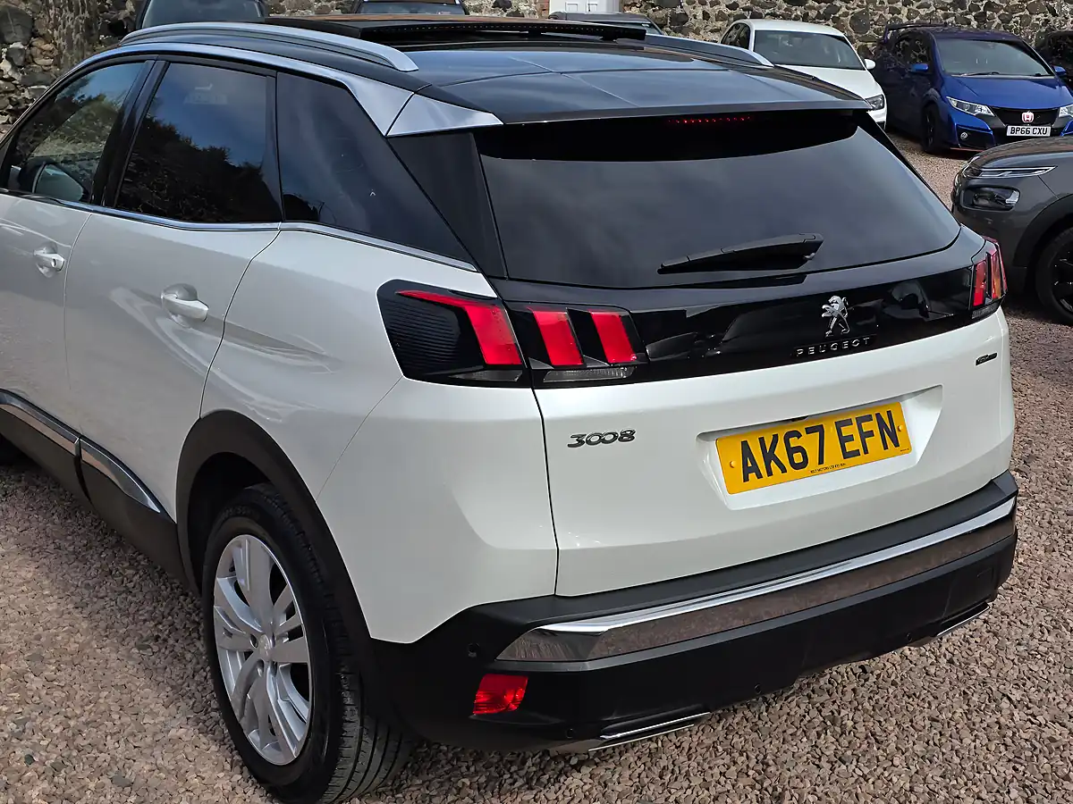 Used 2017 Peugeot 3008 GT Line Pearlescent White - Interior and Exterior details 16