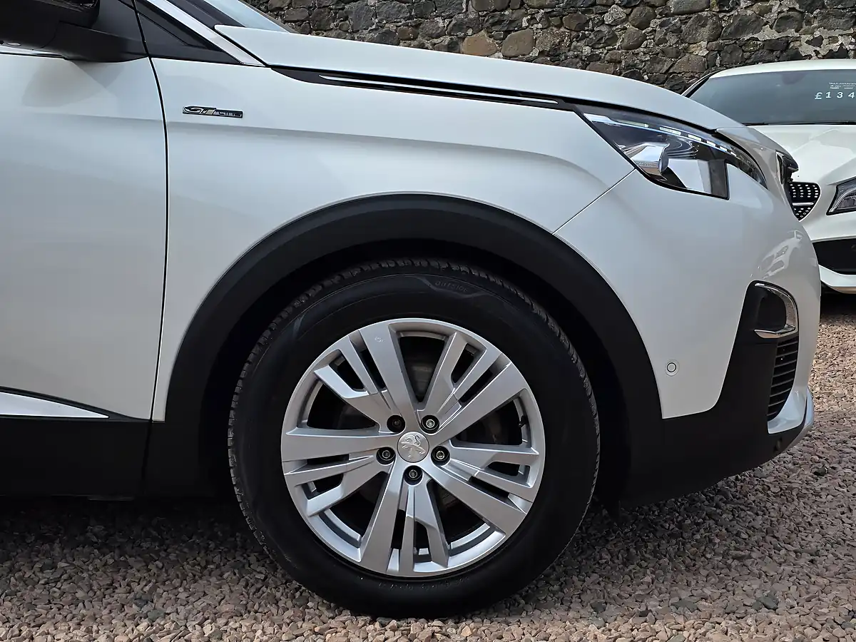 Used 2017 Peugeot 3008 GT Line Pearlescent White - Interior and Exterior details 20