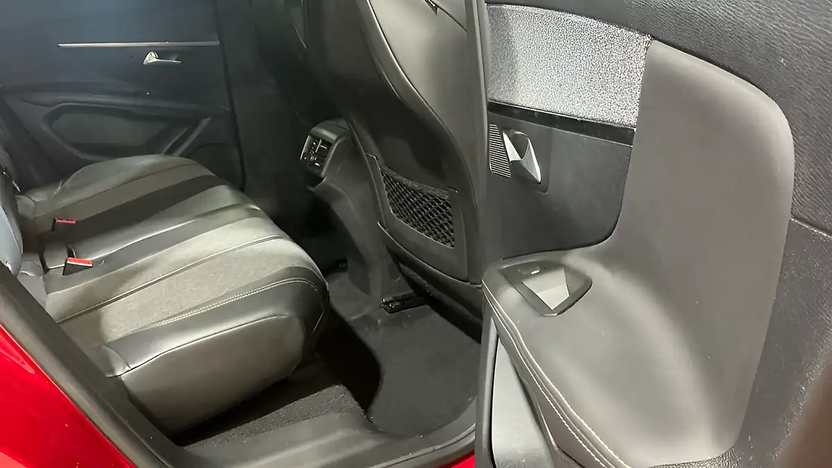 Used 2017 Peugeot 3008 GT Line Red - Interior and Exterior details 13