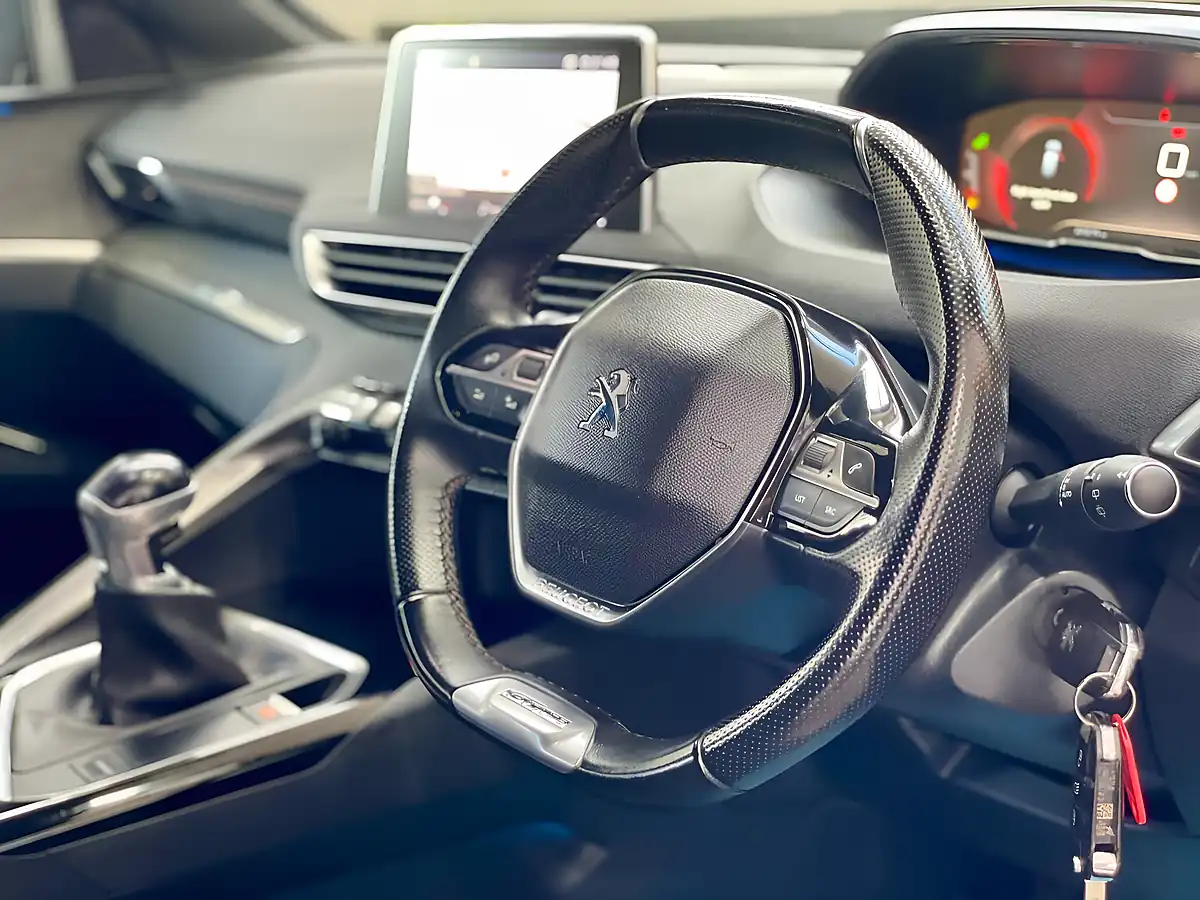 Used 2017 Peugeot 3008 GT Line Red - Interior and Exterior details 15