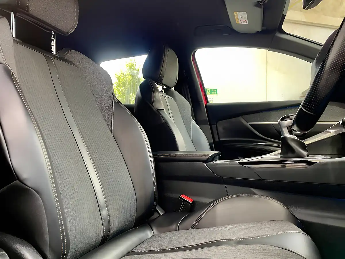 Used 2017 Peugeot 3008 GT Line Red - Interior and Exterior details 7