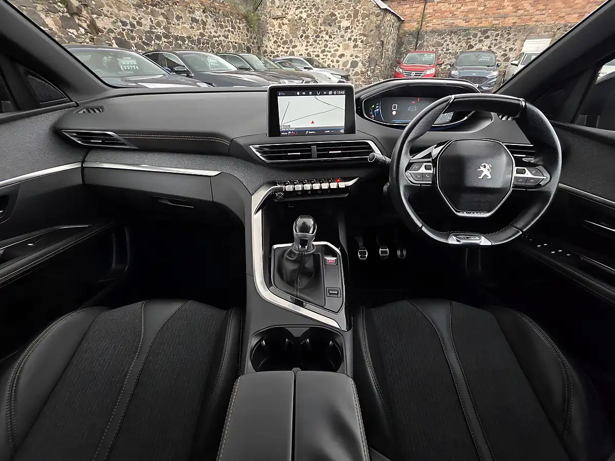 Used 2017 Peugeot 3008 GT Line Ultimate Red Pearl - Interior and Exterior details 7