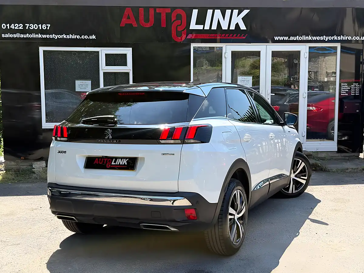Used 2017 Peugeot 3008 GT Line White - Interior and Exterior details 4