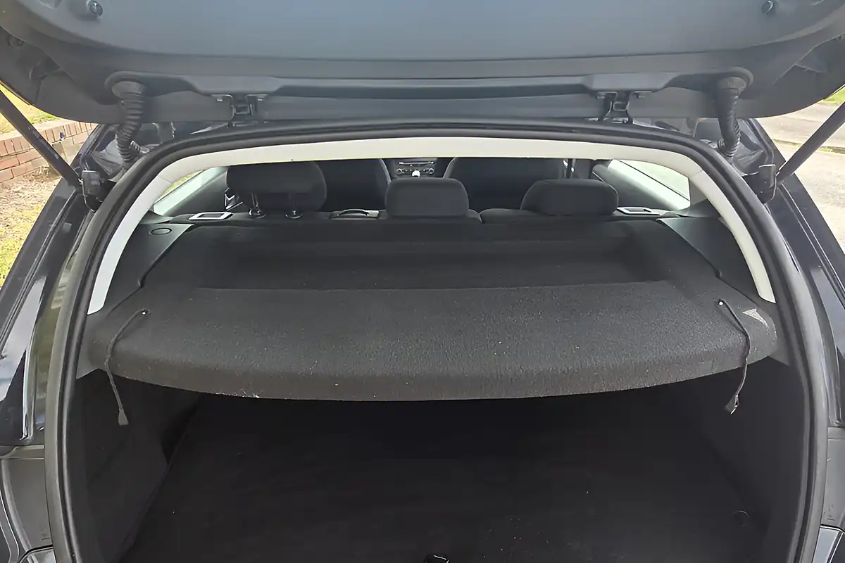 Used 2017 Peugeot 308 Access Grey - Interior and Exterior details 15