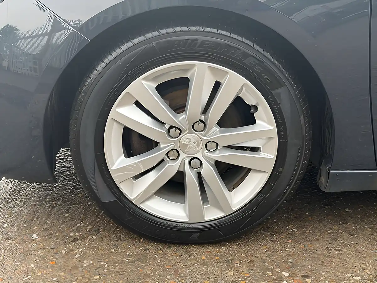 Used 2017 Peugeot 308 Active Grey - Interior and Exterior details 12