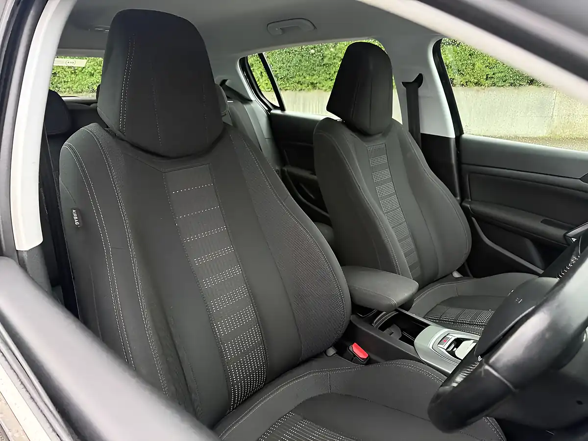 Used 2017 Peugeot 308 Allure Black - Interior and Exterior details 11