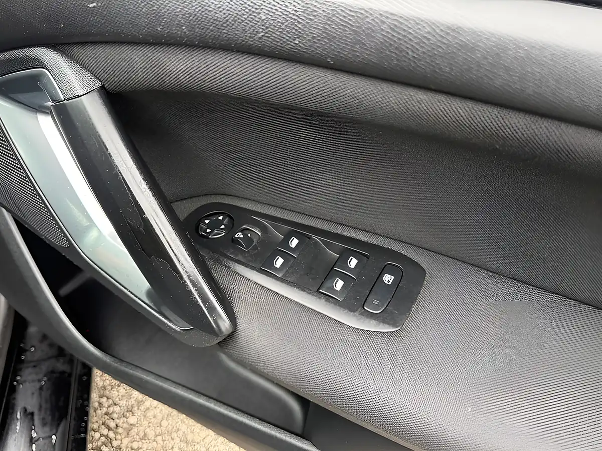 Used 2017 Peugeot 308 Allure Black - Interior and Exterior details 13