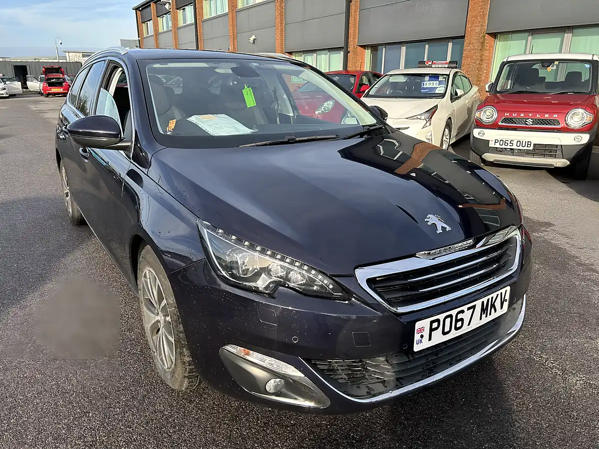 Used 2017 Peugeot 308 Allure Blue - Front View