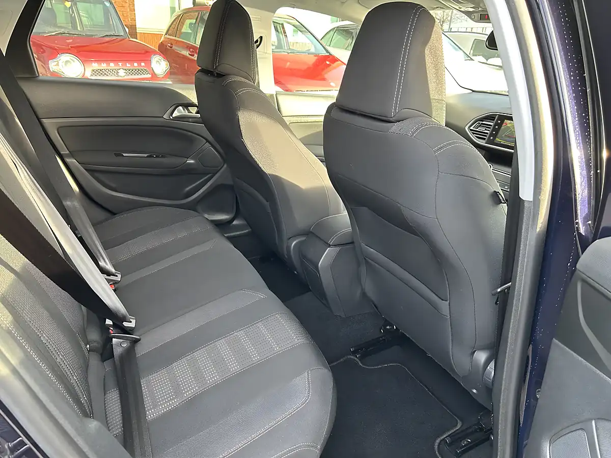 Used 2017 Peugeot 308 Allure Blue - Interior and Exterior details 10