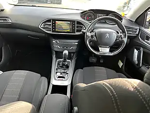 Used 2017 Peugeot 308 Allure Blue - Interior and Exterior details 4