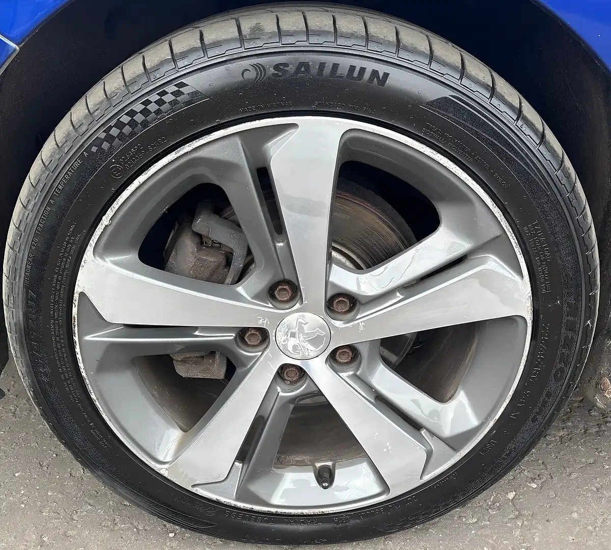 Used 2017 Peugeot 308 Allure Blue - Interior and Exterior details 12
