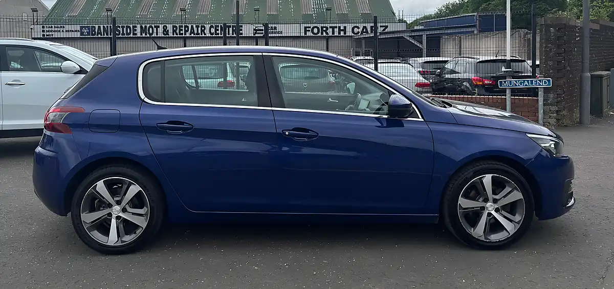 Used 2017 Peugeot 308 Allure Blue - Interior and Exterior details 2