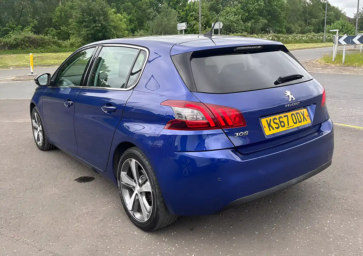 Used 2017 Peugeot 308 Allure Blue - Interior and Exterior details 4