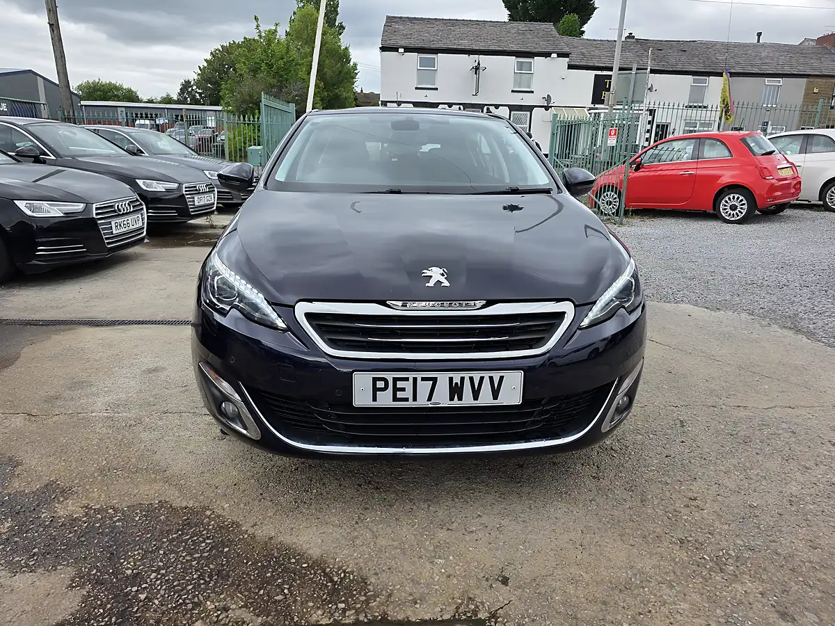 Used 2017 Peugeot 308 Allure Blue - Front View