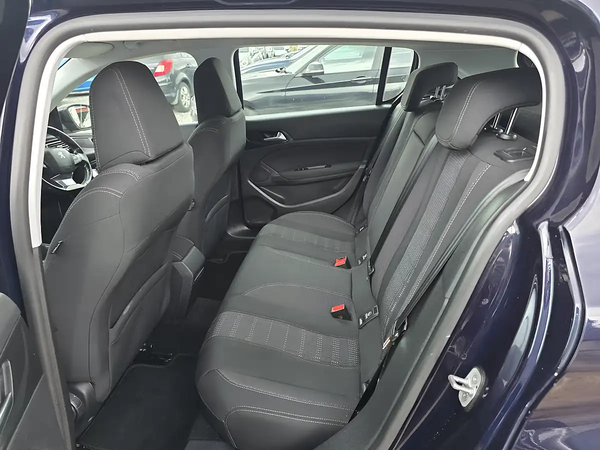 Used 2017 Peugeot 308 Allure Blue - Interior and Exterior details 10