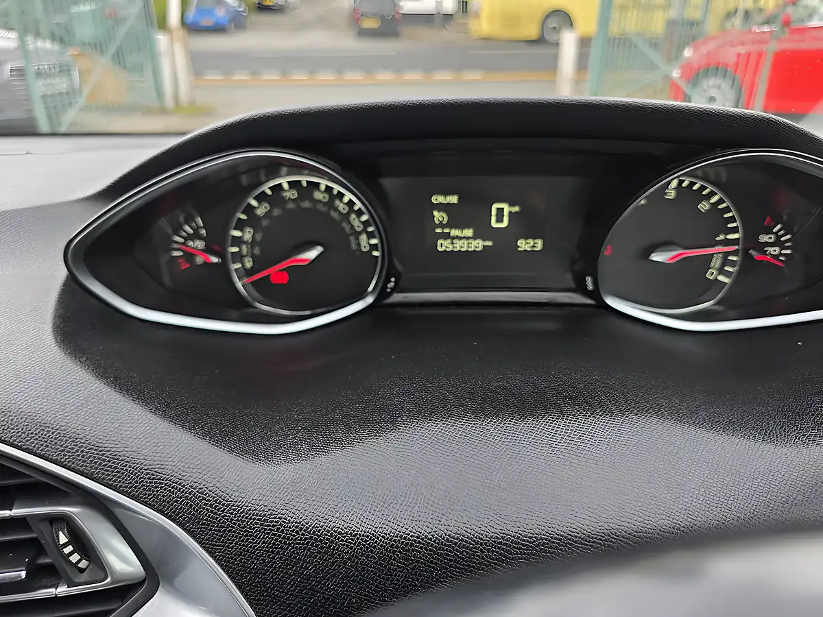 Used 2017 Peugeot 308 Allure Blue - Interior and Exterior details 13
